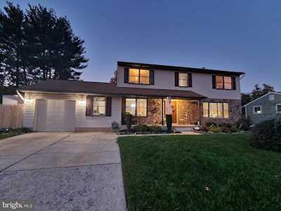 241 Hammond Dr Williamstown, NJ 08094