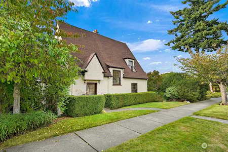 916 13th St Bellingham, WA 98225