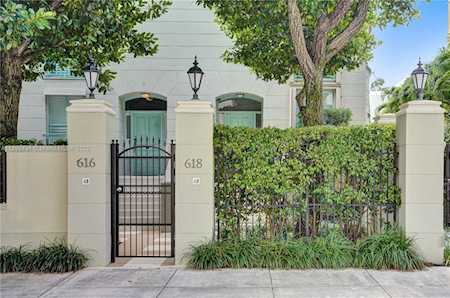 618 Valencia Ave #101 Coral Gables, FL 33134