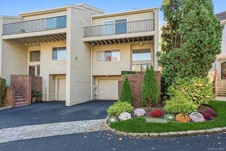 32 Waterside Close Eastchester, NY 10709