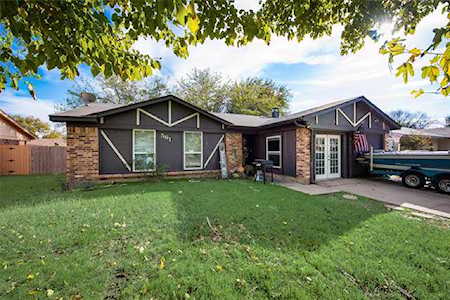561 Edwards Drive Saginaw, TX 76179