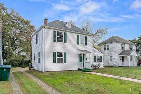 946 20th St Newport News, VA 23607