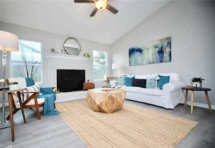 4032 Rainbow Dr Virginia Beach, VA 23456