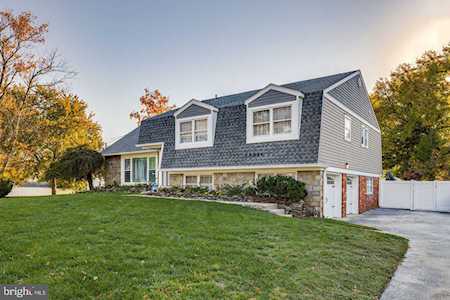 2617 Barton Ct Cinnaminson, NJ 08077