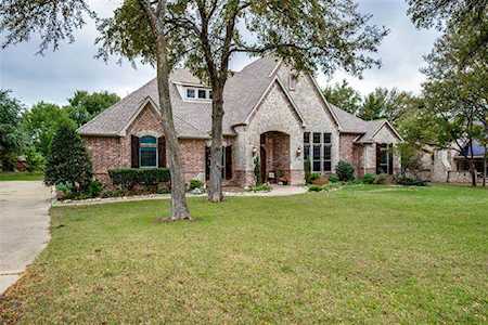 302 Lago Grande Trail Lucas, TX 75098