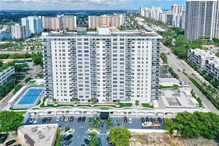 3015 N Ocean Blvd #8E Fort Lauderdale, FL 33308