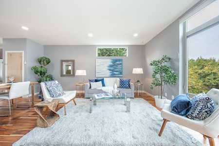 3245 21st Ave W Seattle, WA 98199