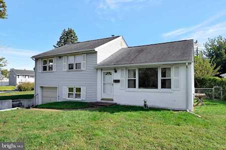 36 Russell Rd New Castle, DE 19720