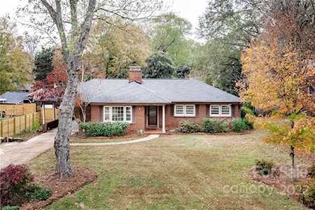 5426 Farmbrook Dr Charlotte, NC 28210
