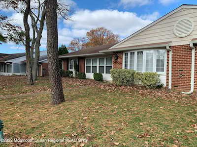 1075A Argyll Circle Lakewood, NJ 08701