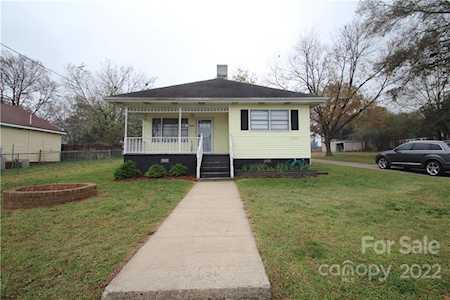 1451 Roseland Dr Lincolnton, NC 28092