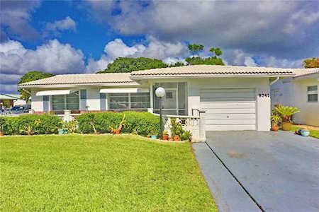 8741 NW 17th St Plantation, FL 33322