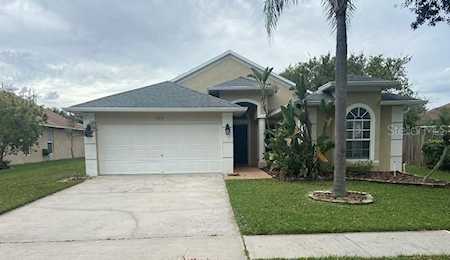 1314 Lake Shore Ranch Dr Seffner, FL 33584