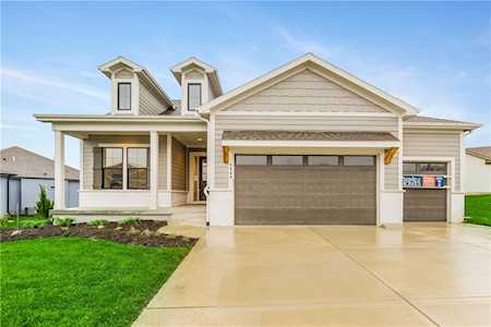 4508 SW Robinson Dr Lees Summit, MO 64083