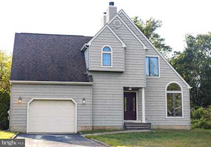 974 Utopia Ln Vineland, NJ 08361
