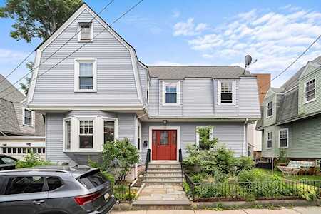 10 Spring Hill Terrace Somerville, MA 02143