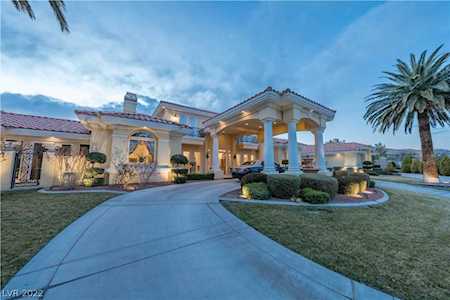 7600 Silver Meadow Ct Las Vegas, NV 89117