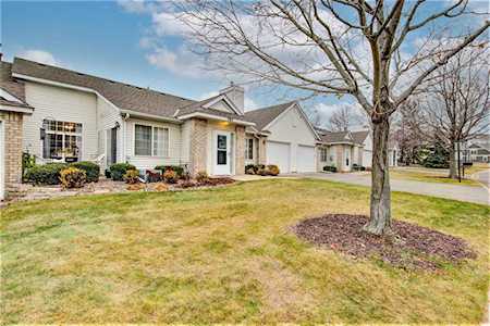 585 Mission Hills Drive Chanhassen, MN 55317