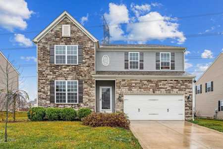 5694 Queen Victoria Street Groveport, OH 43125