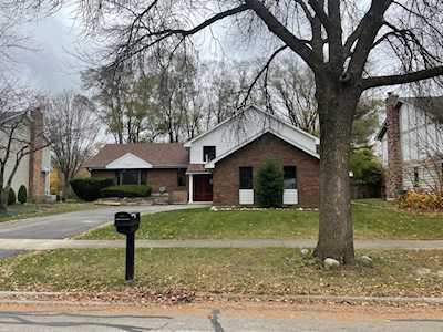 610 Thornapple Dr Naperville, IL 60540