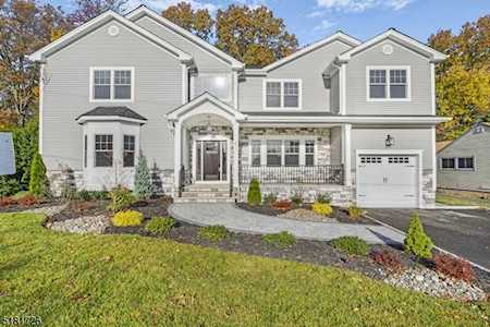 81 Lefferts Ln Clark Twp., NJ 07066