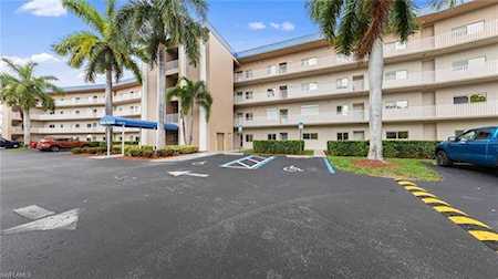 14831 Park Lake Drive #105 Fort Myers, FL 33919