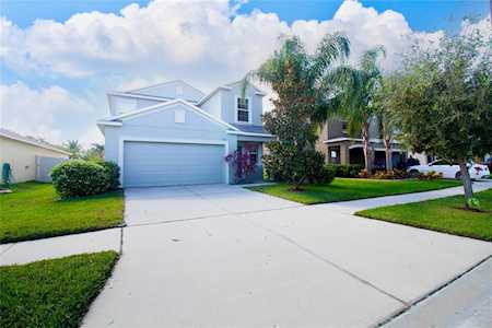 221 Cascade Bend Dr Ruskin, FL 33570