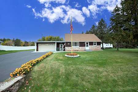 203 S Long Ct Appleton, WI 54914