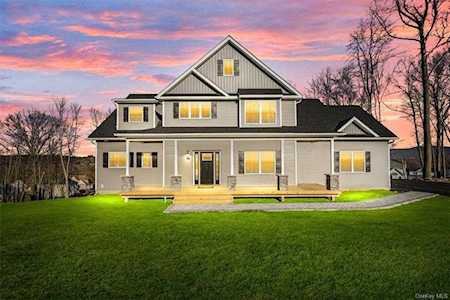 88 Joyce Way New Windsor, NY 12553