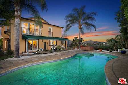 12486 Viewcrest Rd Studio City, CA 91604