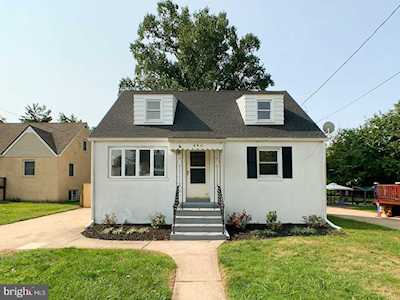 446 Forklanding Rd S Maple Shade, NJ 08052