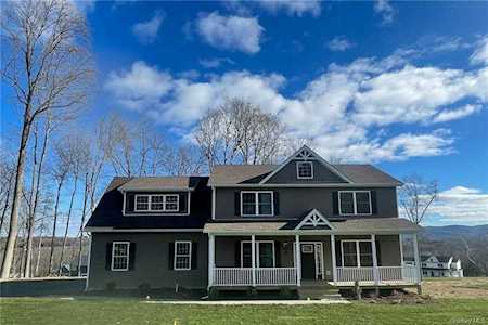 84 Joyce Way New Windsor, NY 12553