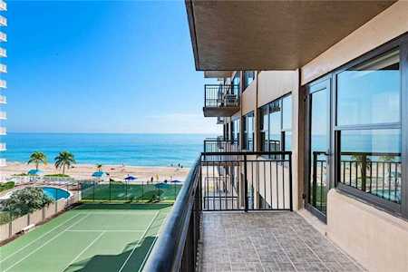 3800 Galt Ocean Dr #403 Fort Lauderdale, FL 33308
