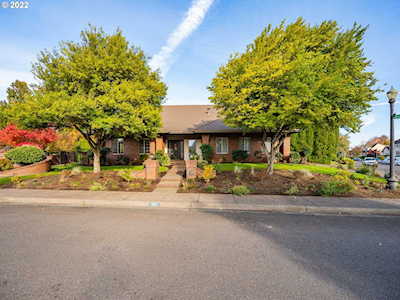 1595 Regency DR Eugene, OR 97401