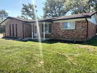 27319 Arden Park Circle Farmington Hills, MI 48334