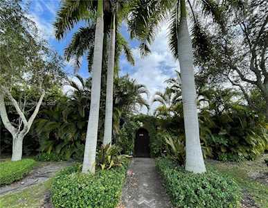 2755 SW 58th Ave Miami, FL 33155
