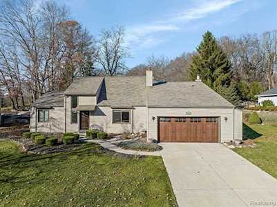 3024 Wains Oakland, MI 48363
