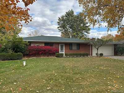 62302 Chubb Ray, MI 48096