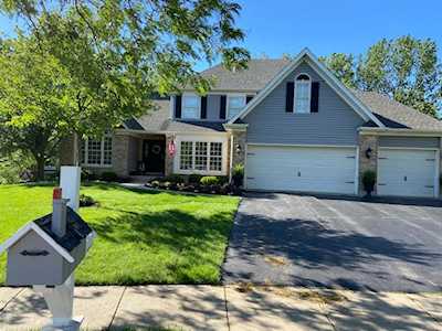 1425 Marshview Ct West Chicago, IL 60185