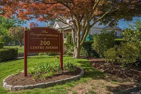 200 Centre Avenue #2K New Rochelle, NY 10805