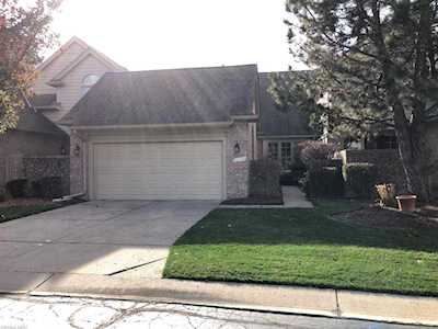 42736 Christina Sterling Heights, MI 48313