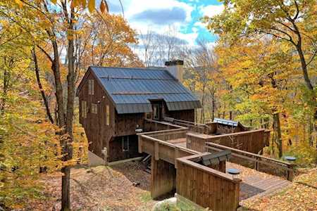 493 Kestrell Dr Plymouth, VT 05056