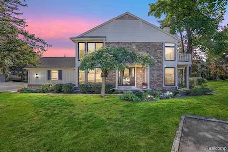 7140 Creeks Xing West Bloomfield Twp, MI 48322