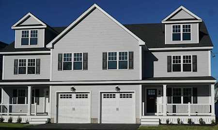 5 Bennett #2 (Right) Wakefield, MA 01880