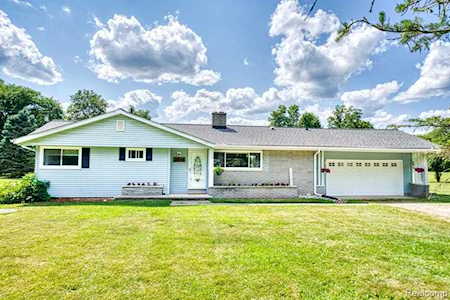 2661 Starlite Dr Howell Twp, MI 48855
