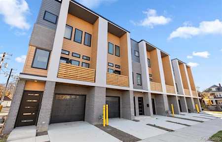1501 Pallister #1 Detroit, MI 48206