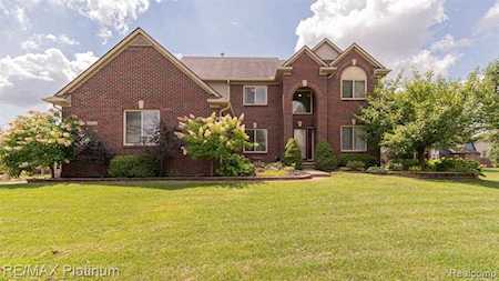 10252 Wildrose Green Oak Twp, MI 48178