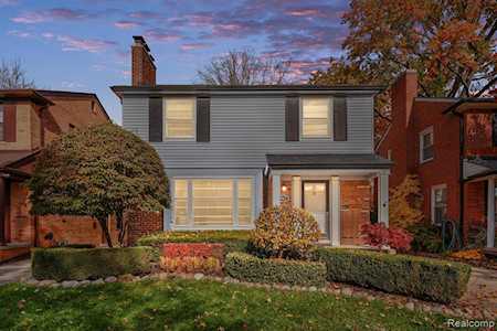 1962 Severn Grosse Pointe Woods, MI 48236
