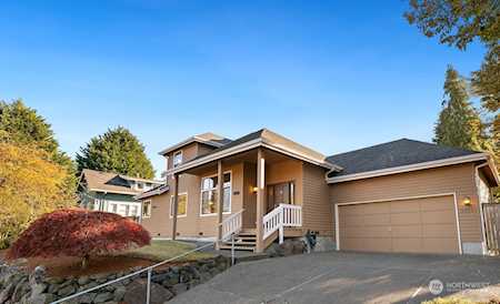 1001 NE 105th St Seattle, WA 98125
