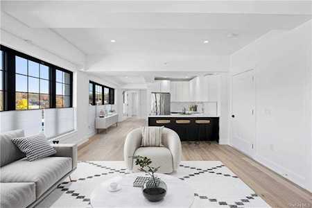 100 Pondfield Road #3F Bronxville, NY 10708